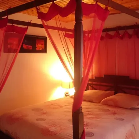 La Cure Bed & Breakfast *